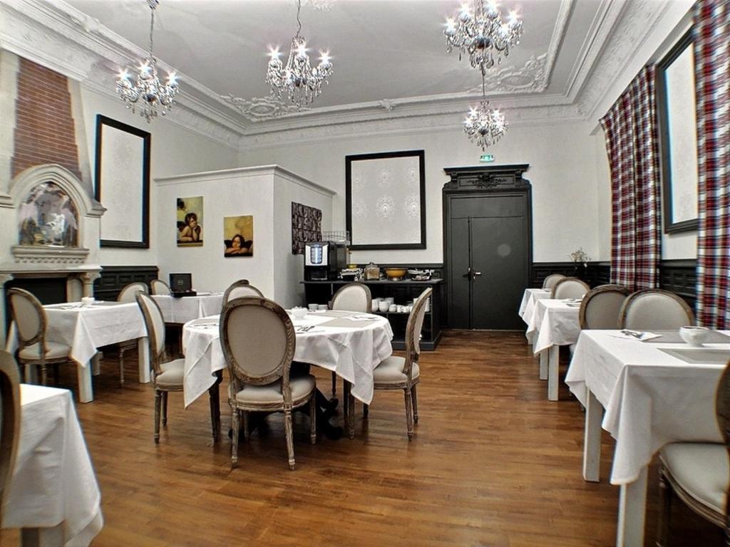Hotel 19'Cent Le Creusot Esterno foto